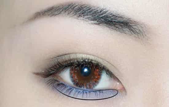蓝色眼影的画法，亮蓝戾气眼睛妆容教程 彩妆 第6张